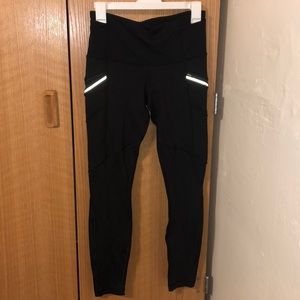 Black Lululemon Leggings w Zipper Pockets